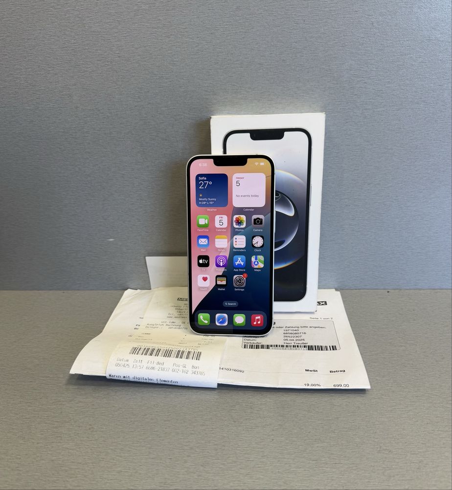 Продавам отличен iPhone 16e 100% батерия