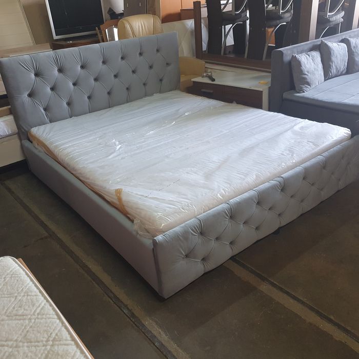 Pat dormitor tapițat 1.80m/2m +saltea