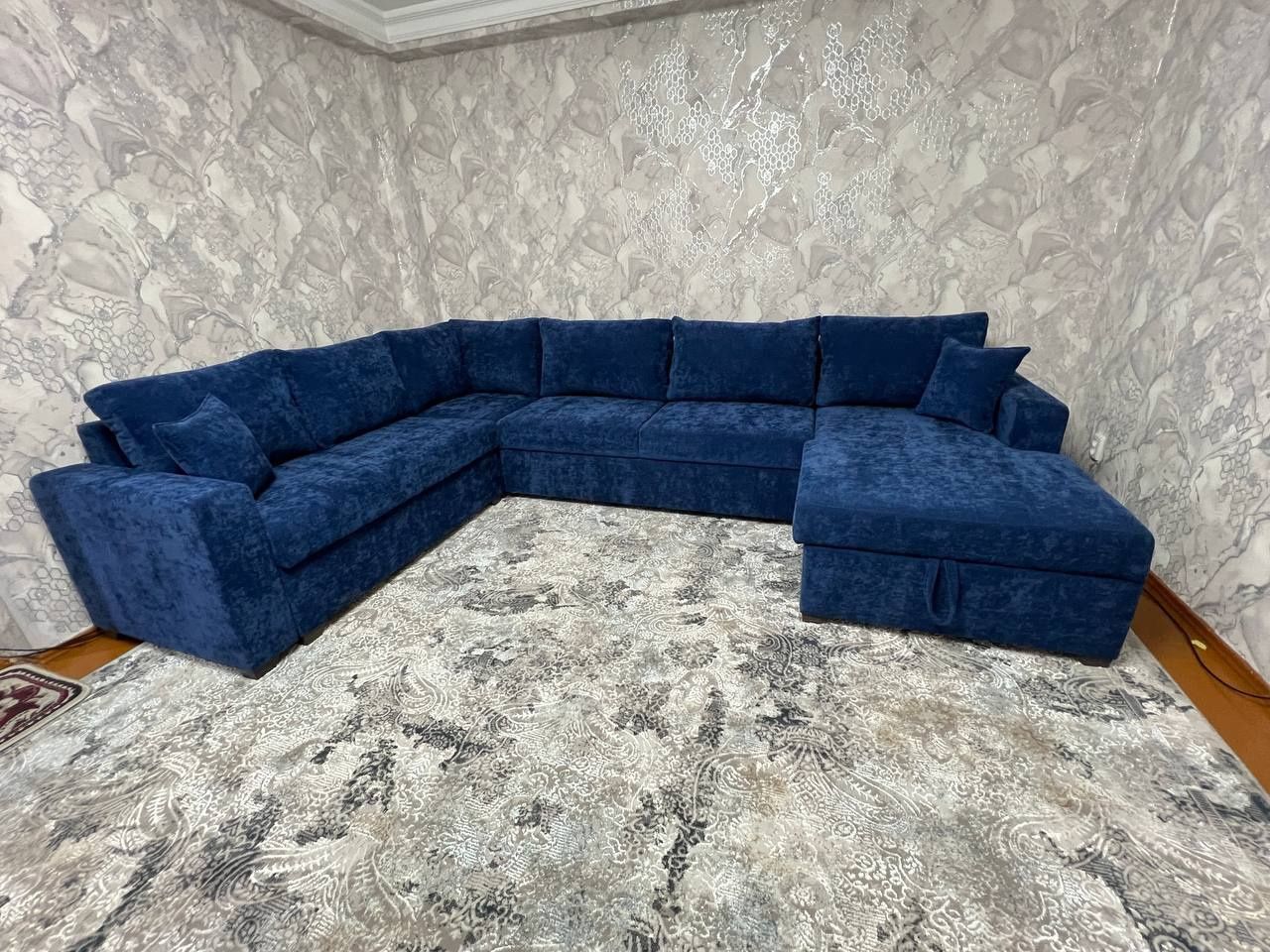 Большой П образный диван
