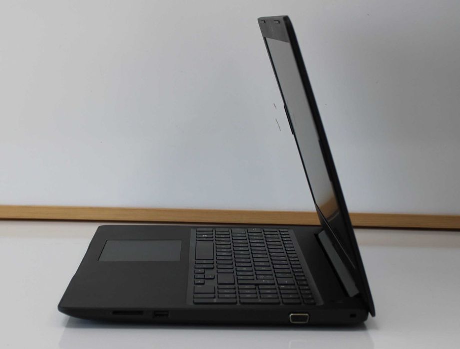 Лаптоп DELL Latitude E3590 15.6'' i5-8250U/8GB/256SSD