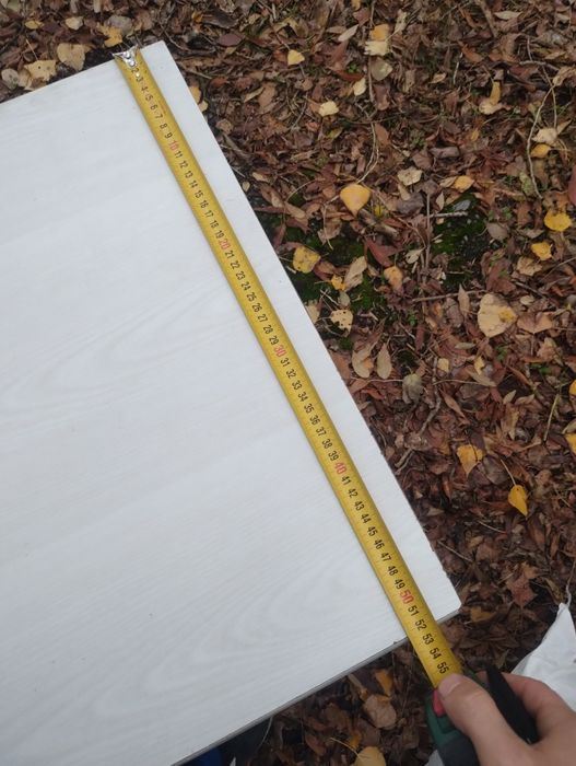 Продавам малко бюро