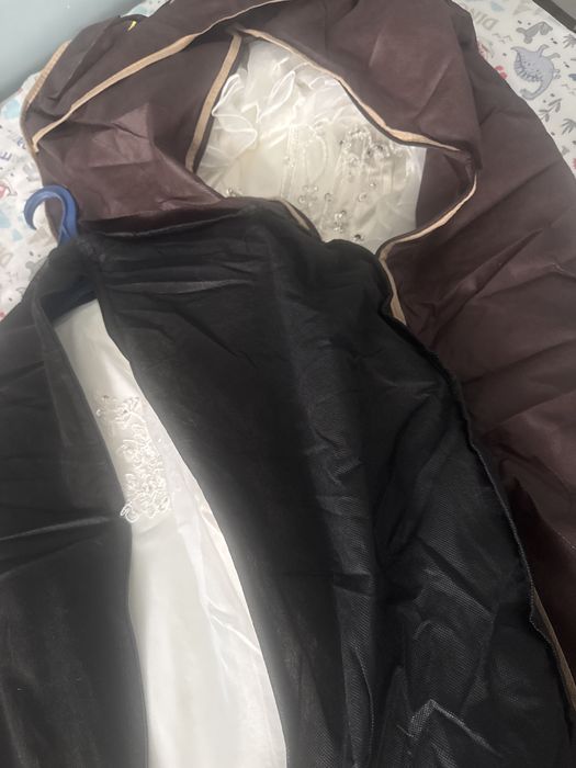 Отдам платья вечерние и свадебные