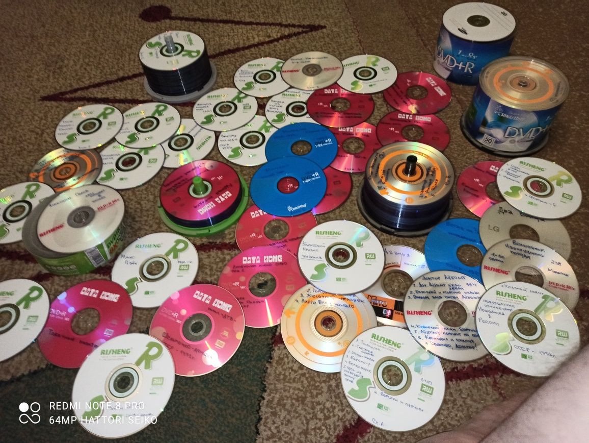 Болванки ДВД,сумки для дисков,фильмы музыка игры скачаю и залью