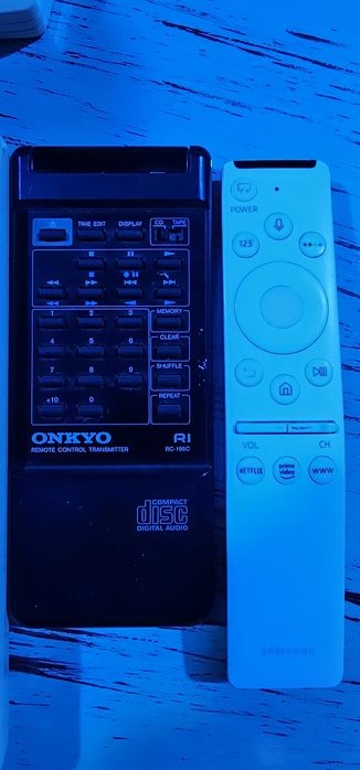 Telecomanda denon  apple yamaha bang and olufsen harman  onkyo samsung