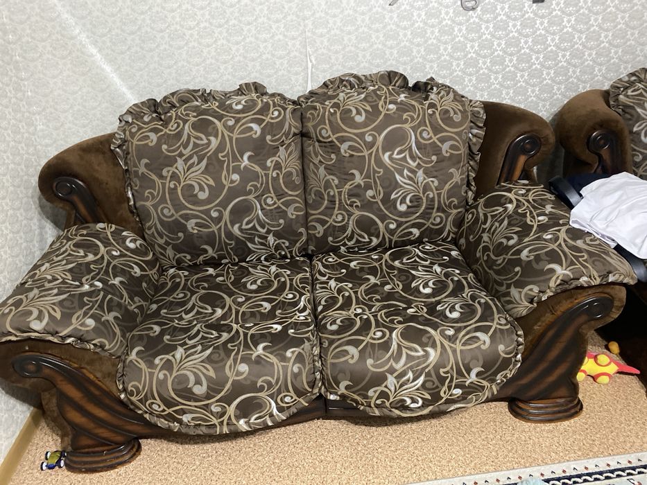 Продам диван мини диван и кресло