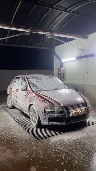 Dezmembrez sau vand intreaga