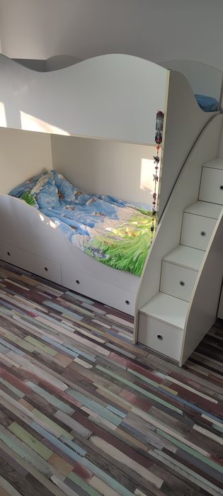 Pat supraetajat făcut pe comanda