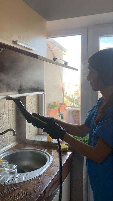 Firmă curățenie Constanța – generală, birouri, după constructor