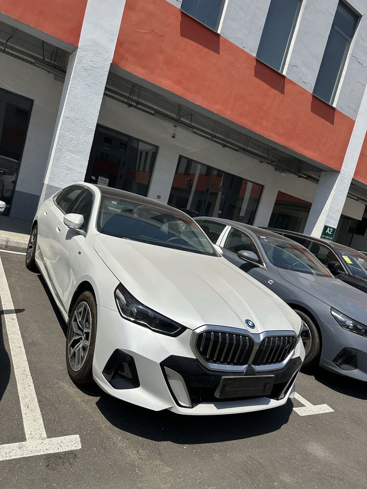 BMW i3 eDrive 35L Full Sotuvda tayyor chegirma narxlarda