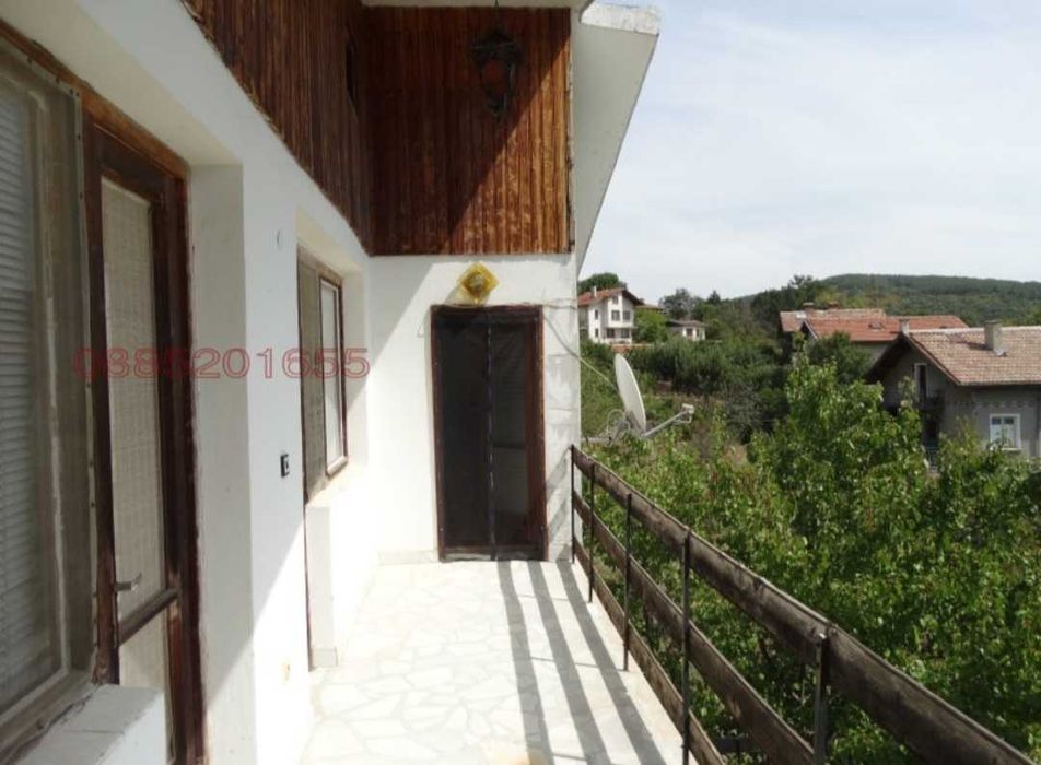 Продавам вила с.Мухово