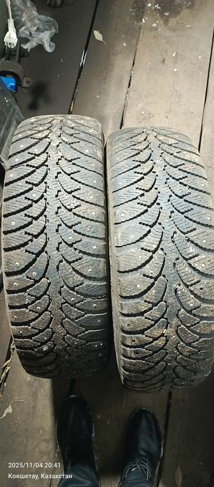 Продам два балонна в хорошем состоянии 205/65/15