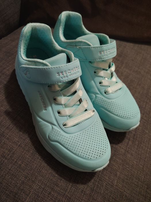 Продавам детски обувки