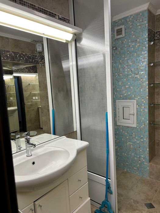 Дава се под наем Двустаен апартамент в Бургас, Лазур - 60 кв.м за 425 € - Снимка #3