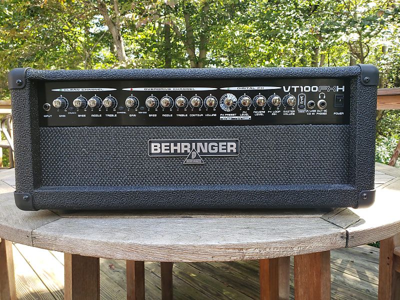 Усилвател за китара Marshall и BEHRINGER