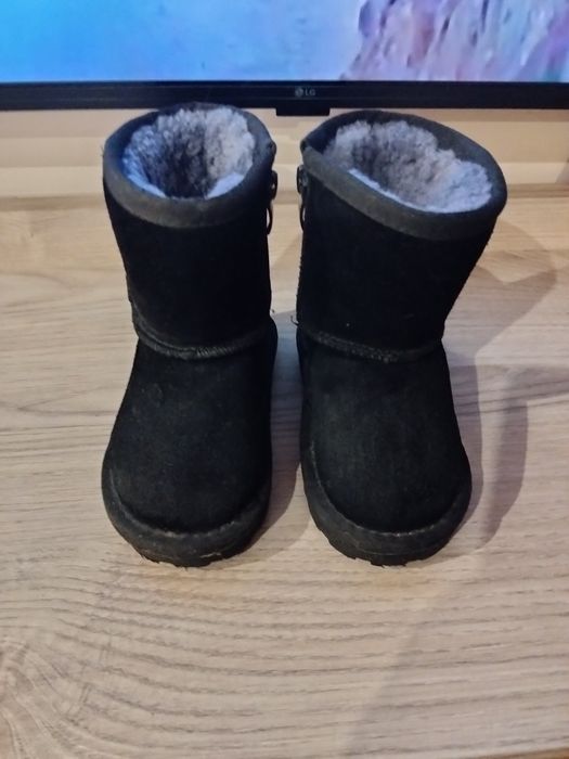 Продам Угги размер 23.