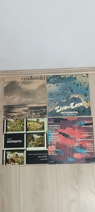 Discuri vinil ,se vinde tot lotul.