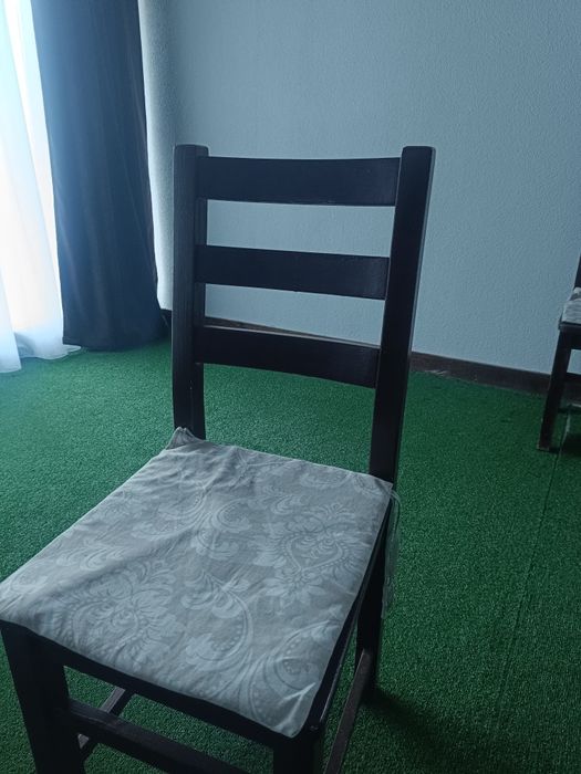 Продавам Масивни букови столове и маси от ресторант