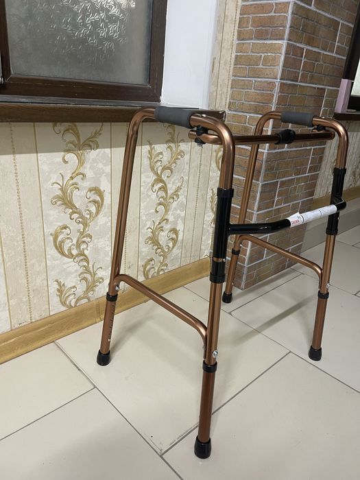 Ходунки  новый состояние хорошее неиспользованный