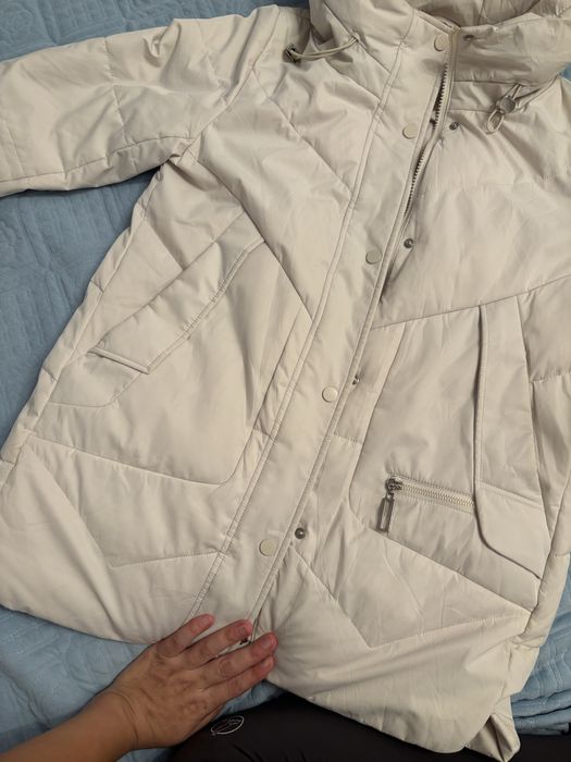 Продаю зимнюю тёплую чёрную куртку