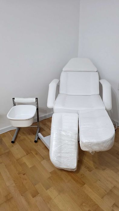 Pat hidraulic de cosmetica/pedichiura