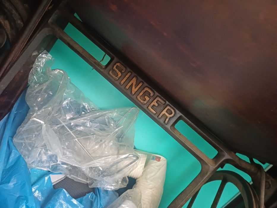 Masina de cusut SINGER