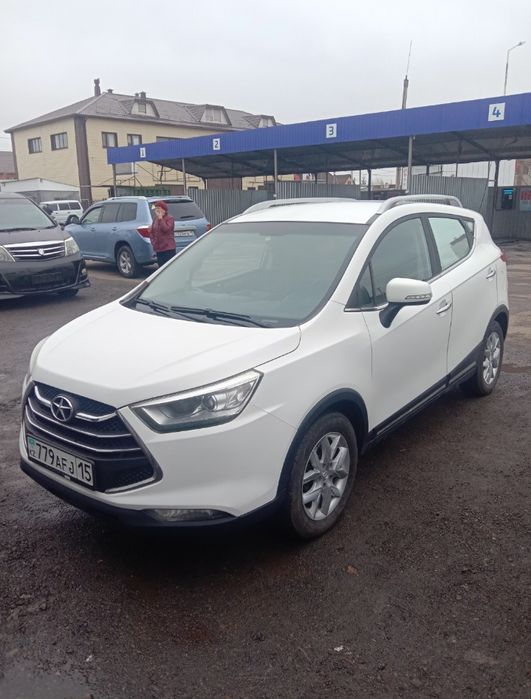 Продам JAC S3 2015 года