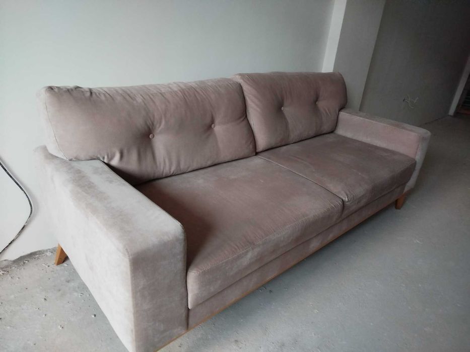 Пълно бзавеждане: хладилник, канапе, маса+4 стола, TV-шкаф+скрин+шкаф