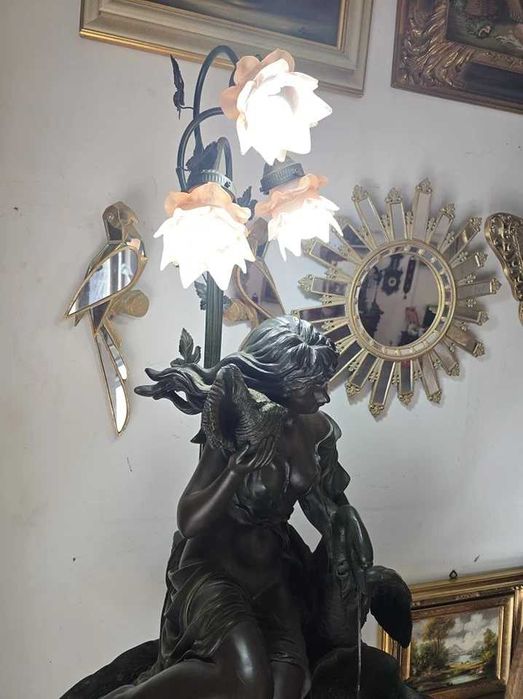 Fântână arteziană decorativă cu lampă, stil Art Nouveau