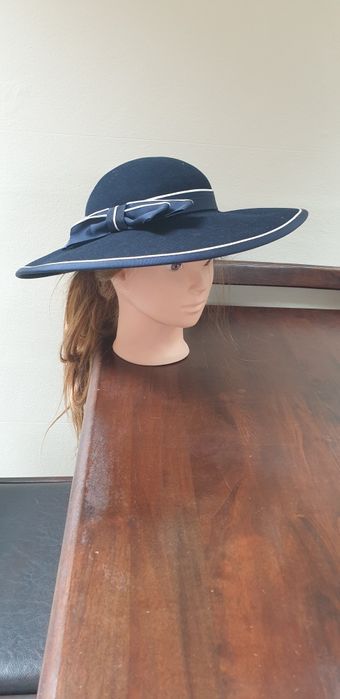 Palarii pentru nunți si ocazii speciale