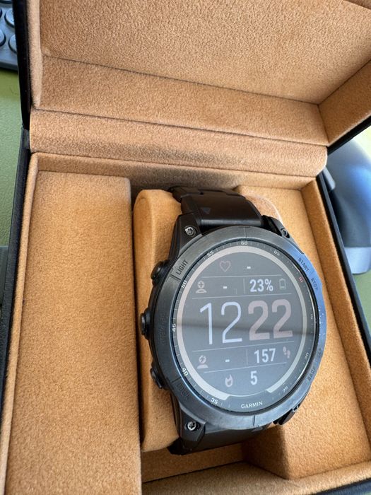 Garmin fenix 7 sapphire solar titanium.