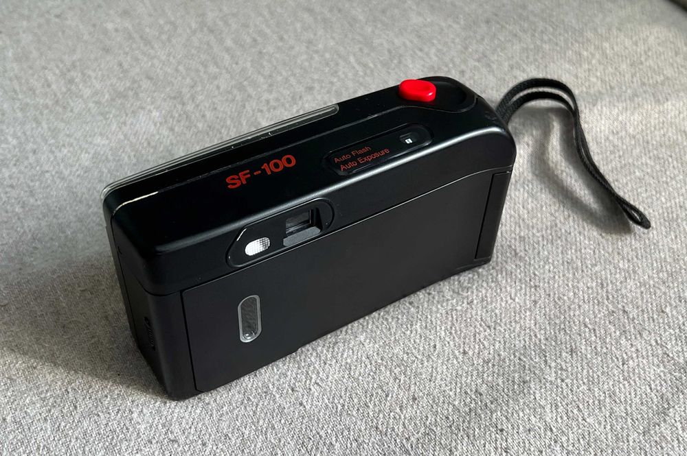 Samsung SF-100 aparat foto compact pe film 35mm cu husă originală