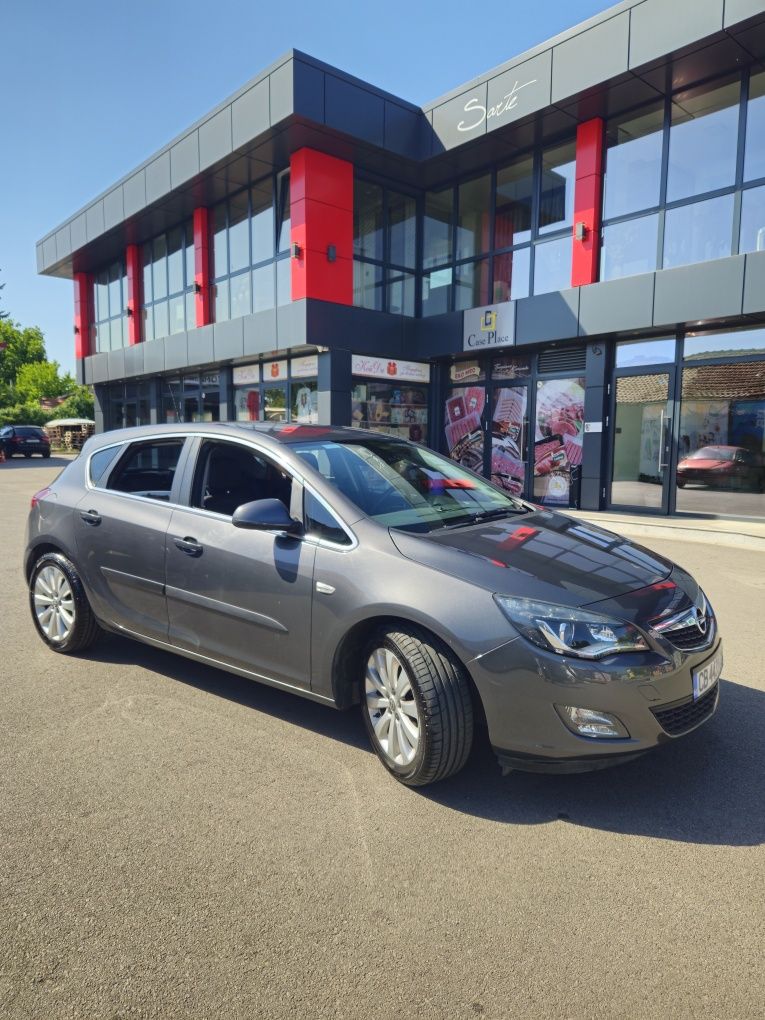 Opel Astra J 1.4 Turbo | Газ | 6ск. | Xenon