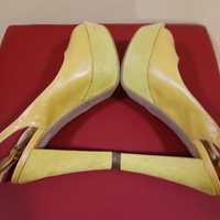 Жълти сандали естествена кожа