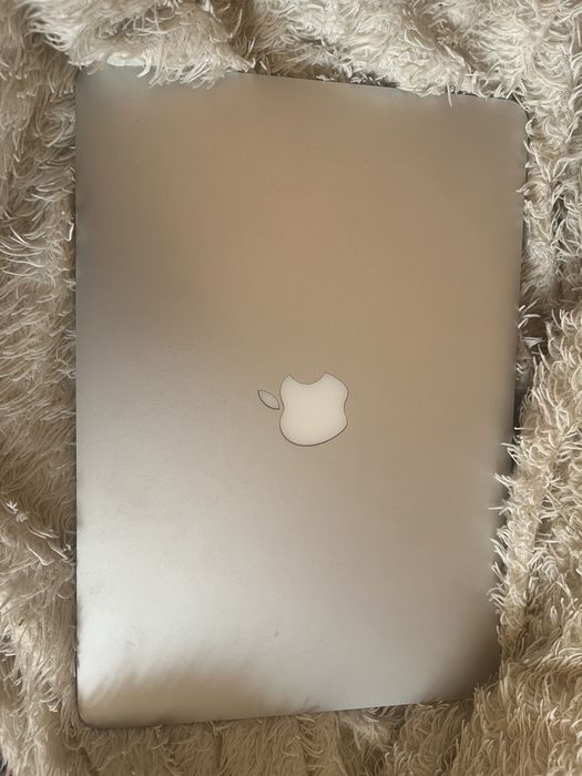 Macbook ПРОДАЮ срочно