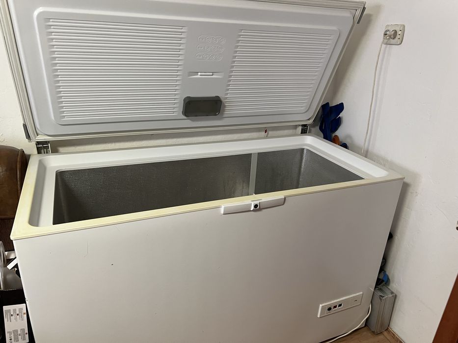 Vand lada frigorifica whirlpool pret negociabil