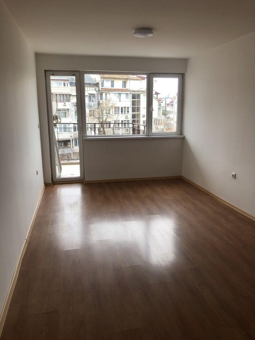 Дава се под наем Двустаен апартамент в Варна, Лятно кино Тракия - 55 кв.м за 375 € - Снимка #2