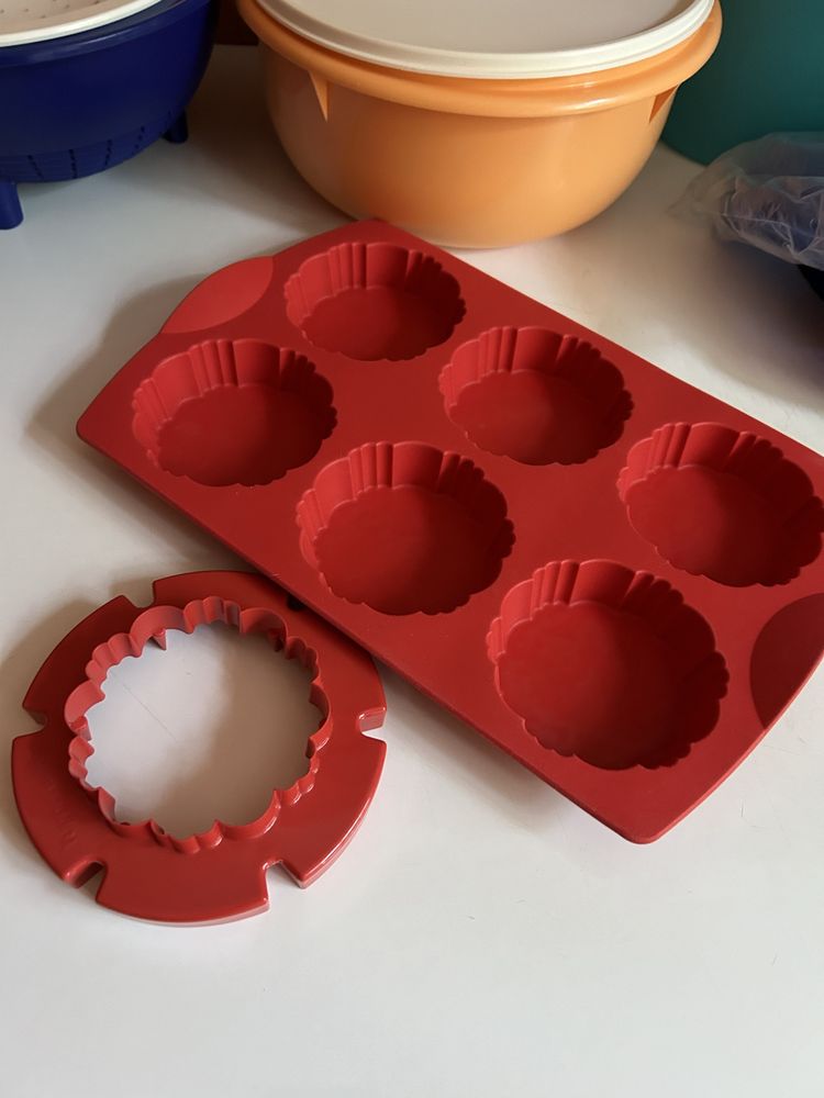 Новая и б/у посуда Tupperware