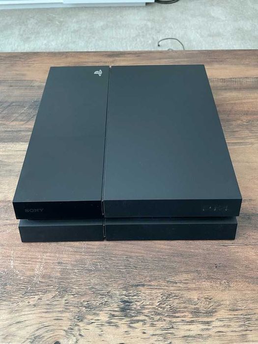 Playstation 4! 2 Manete! Impecabil!