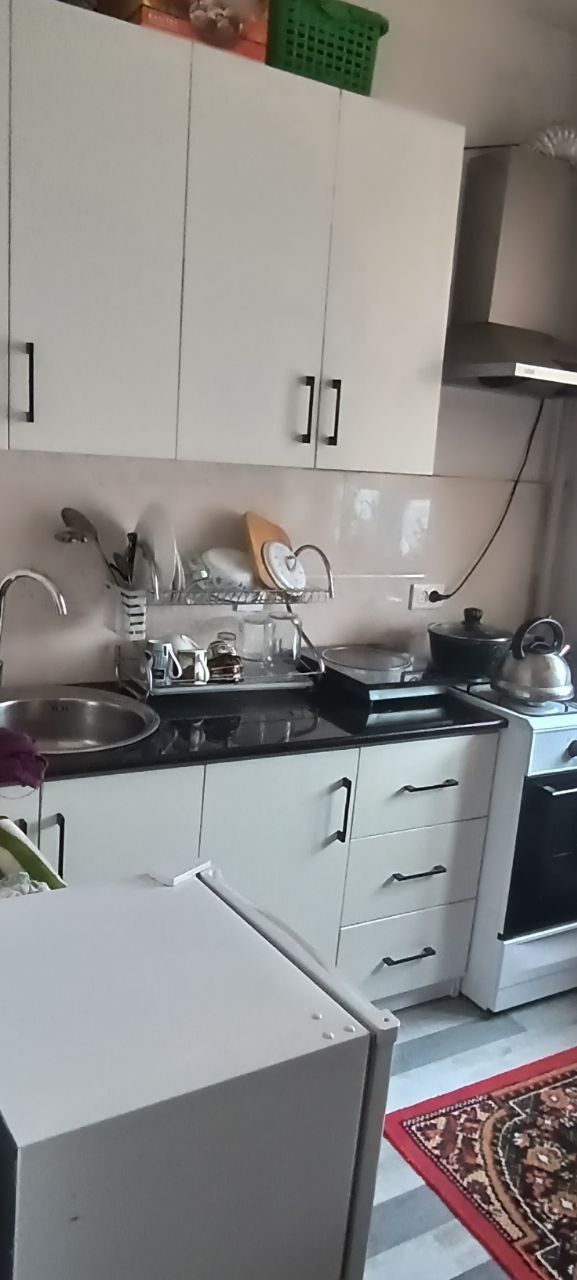Dom 3 hona 50 m2 tez sotiladi