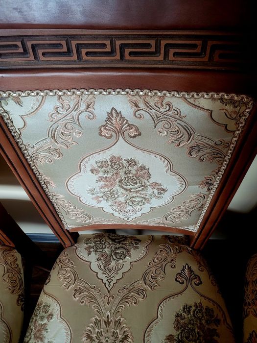 Стулья почти новые 12шт дерево дуб срочно