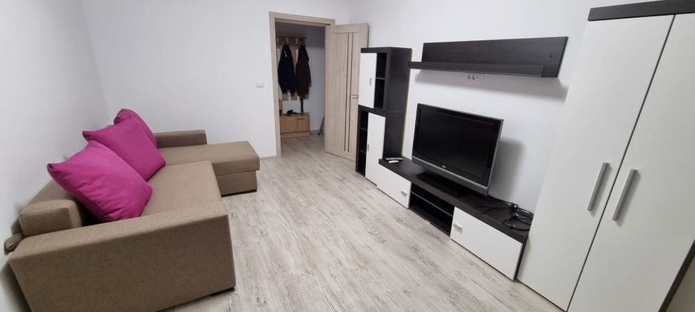 Închiriez garsonieră