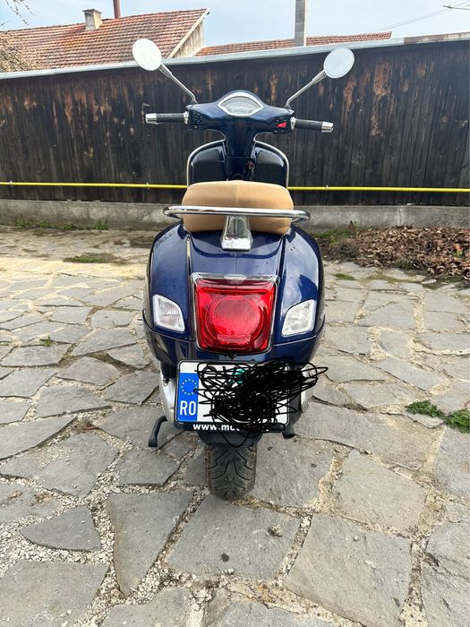 Vespa piaggio 300