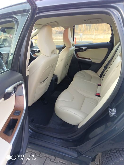 Volvo XC60 D4 DZ73 Accept schimb utilitară 3,5 t +diferenta