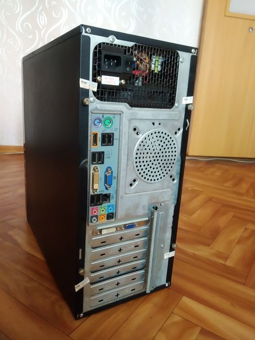 Продам системный блок Core i3