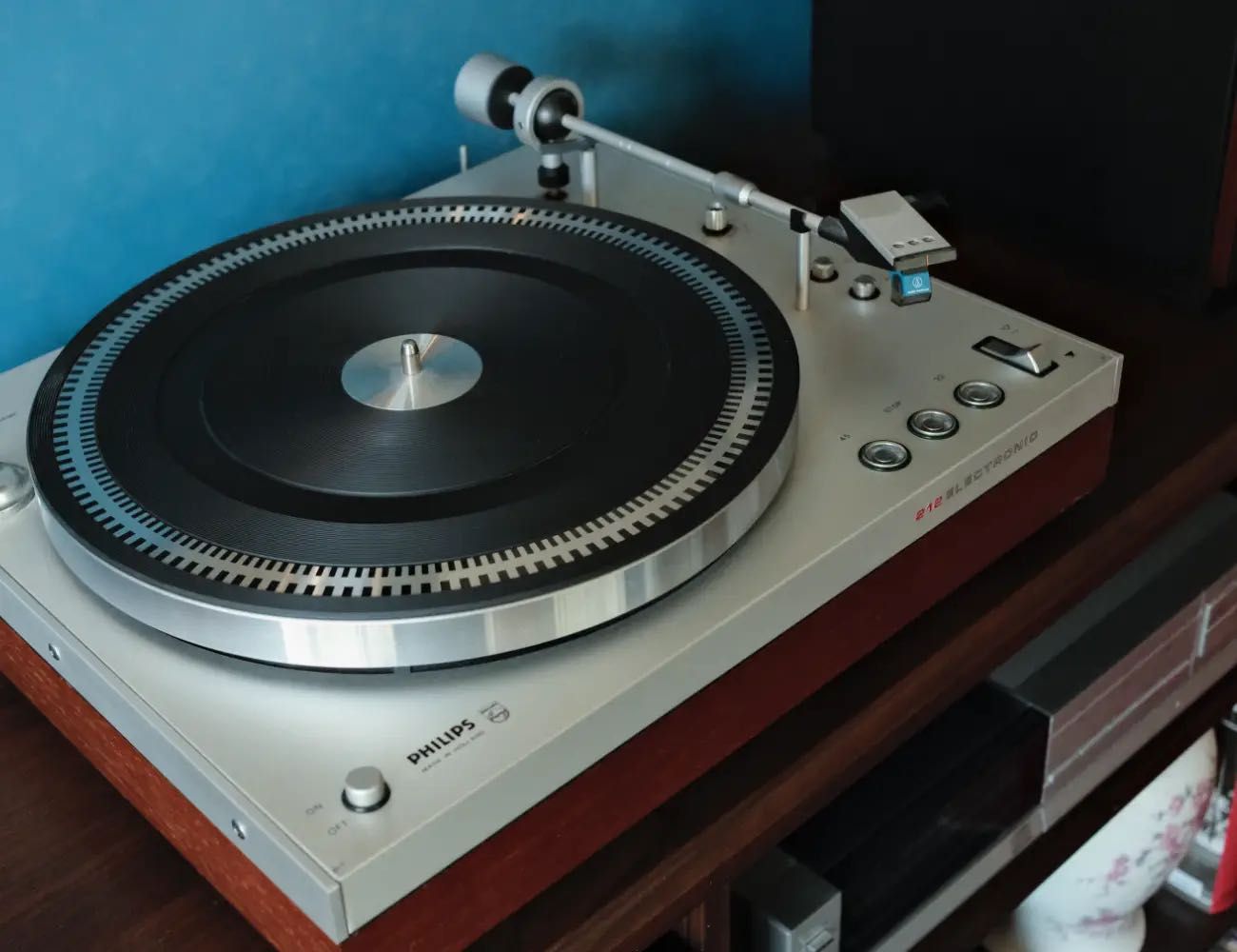Philips GA 212 – колекционерски грамофон, Made in Holland