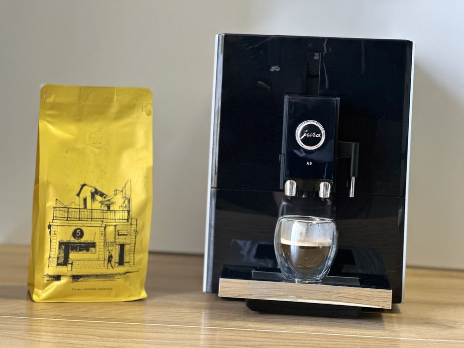 Aparat cafea boabe expresor espressor Jura A9 cu touchscreen automat