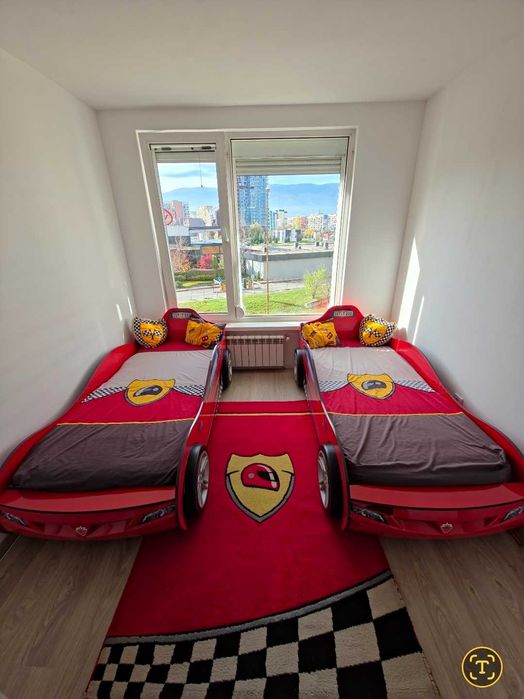 ДЕТСКИ ЛЕГЛА „КОЛА“ – 2 БРОЯ + покривала+ възглавници + килим