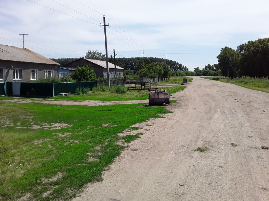 Дом рядом с трассой