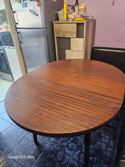 Кухненска дървена  разтегателна маса