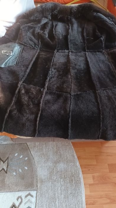 Vând haină de blana lungă cu guler sal